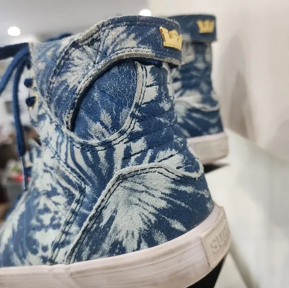 [ SUPRA] boys size 5,- or mens size 3, blue&amp; white hi top &quot; SKYFALL&quot; sneakers