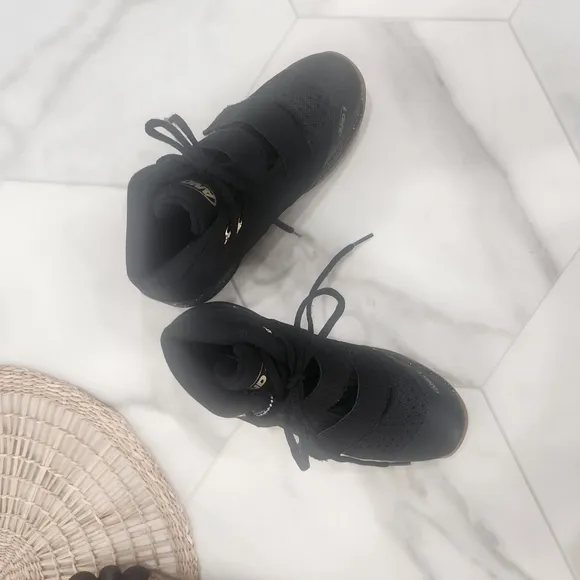 [AND1].&quot; CHOSEN 1&quot; boys size 4 black nubuck and leather hi top sneaker.