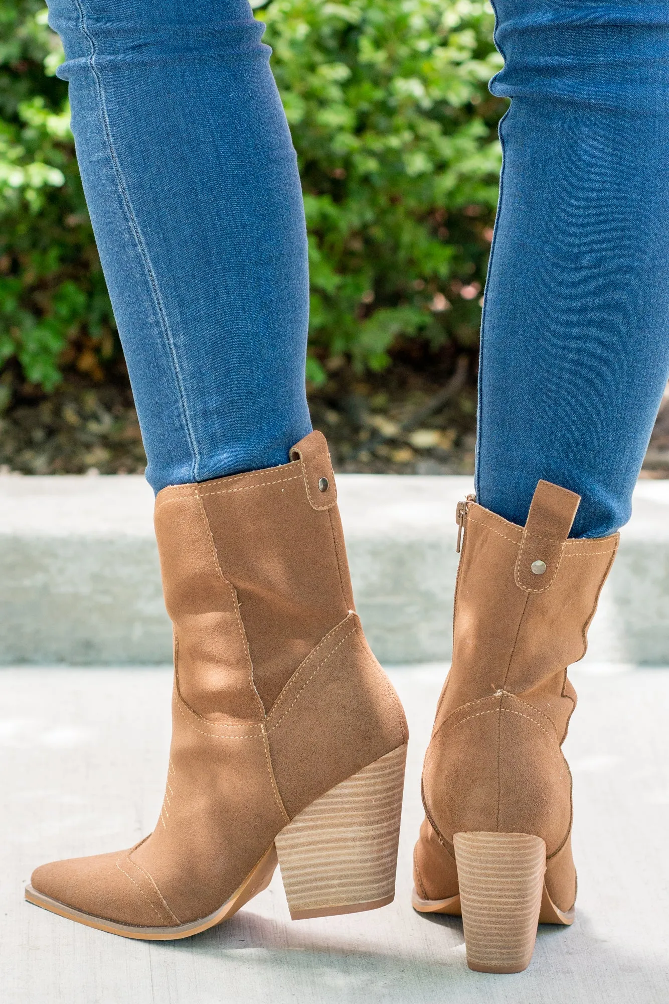 Ariella Short Western Boots Brown