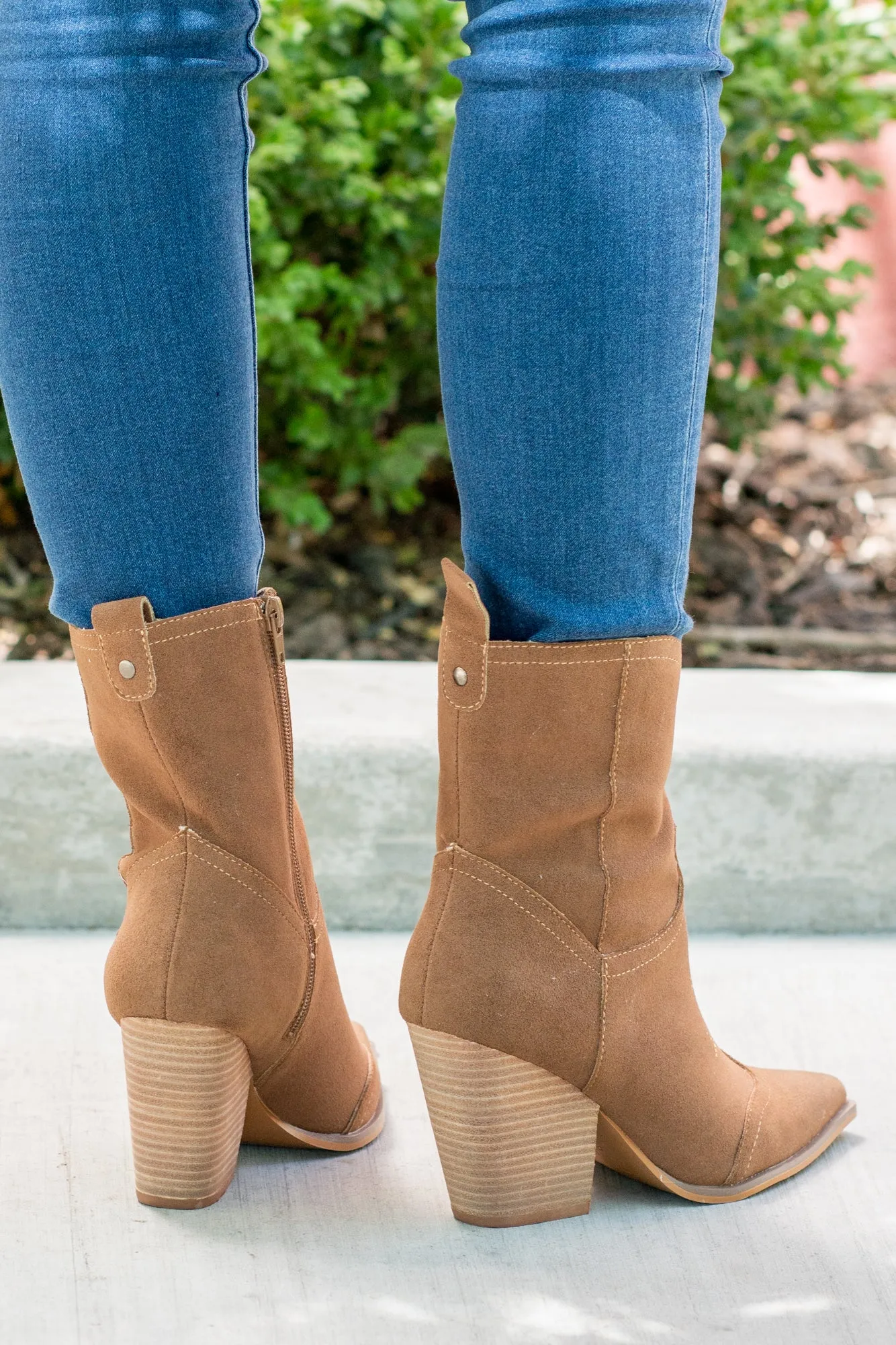 Ariella Short Western Boots Brown