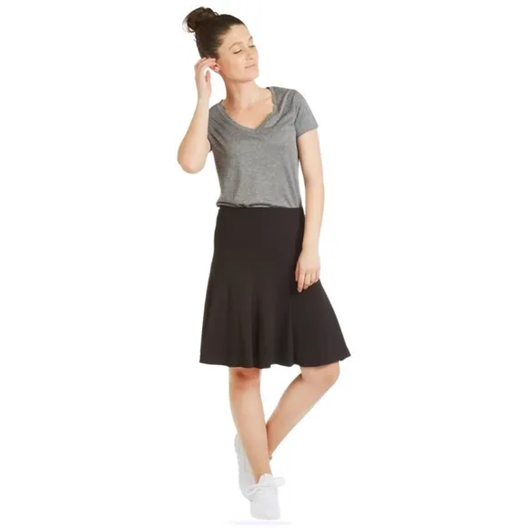Black Snoga Twirly Skirt in flair hem like new Elegant Black Women’s Skirt