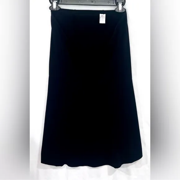 Black Snoga Twirly Skirt in flair hem like new Elegant Black Women’s Skirt