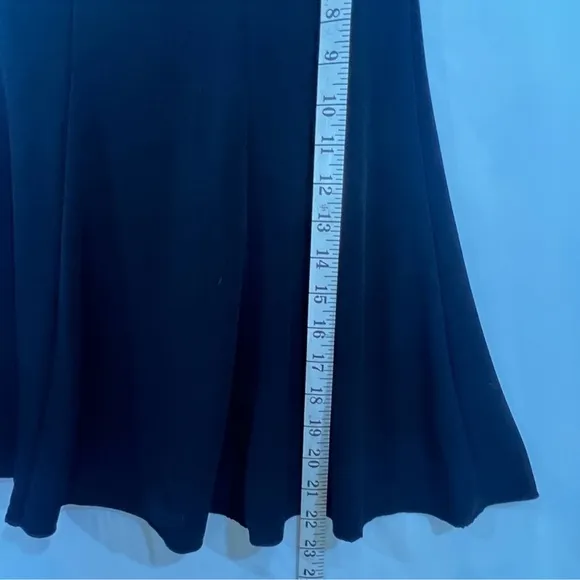 Black Snoga Twirly Skirt in flair hem like new Elegant Black Women’s Skirt
