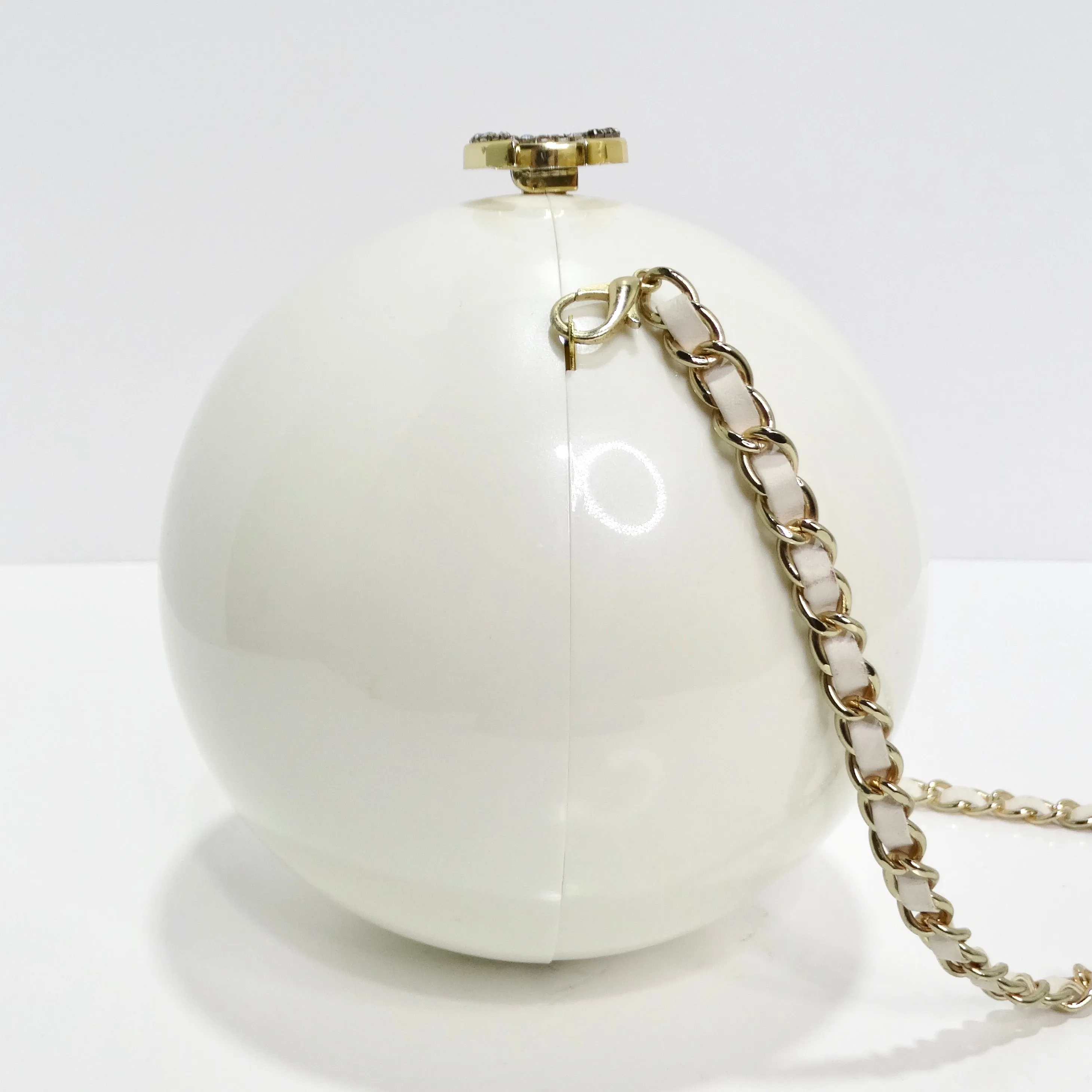 Chanel 2016 VIP Gift Pearl Chain Shoulder Bag