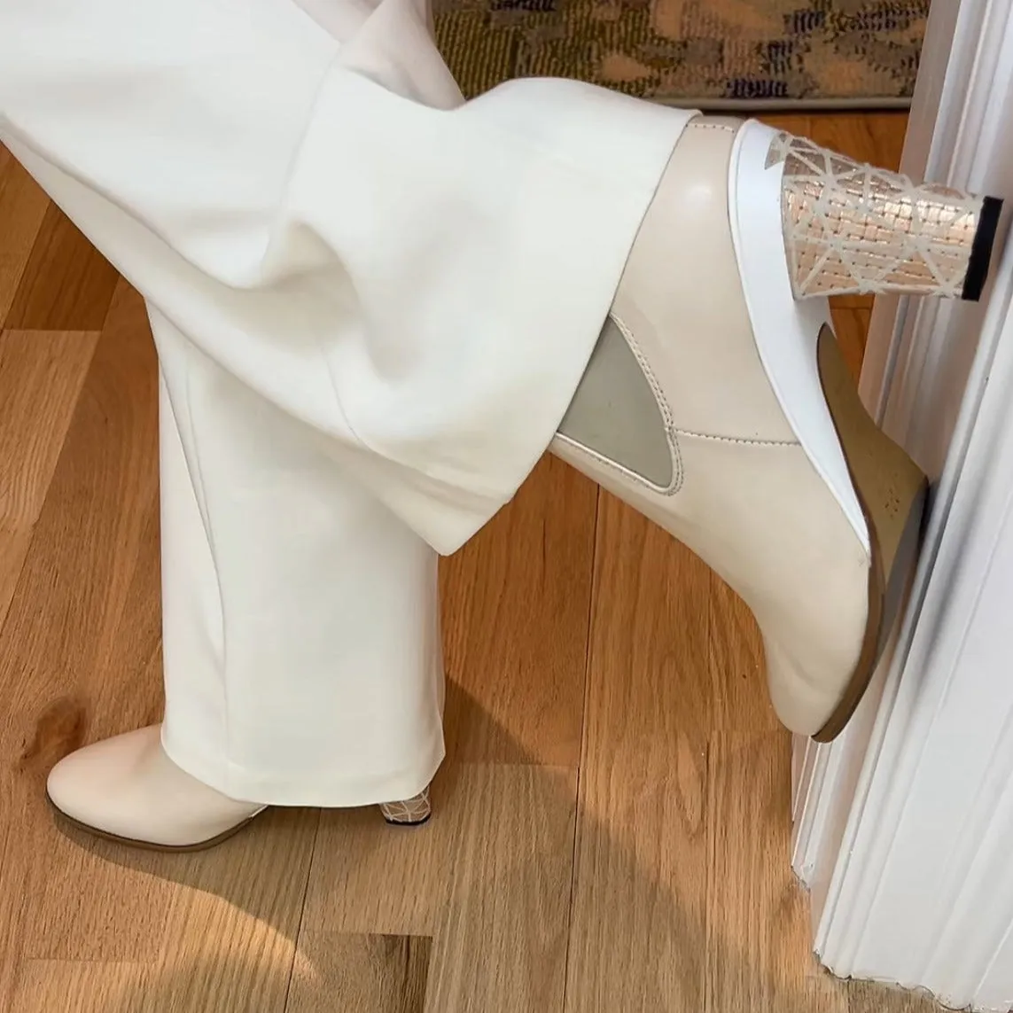 Chelsea Almond Booty