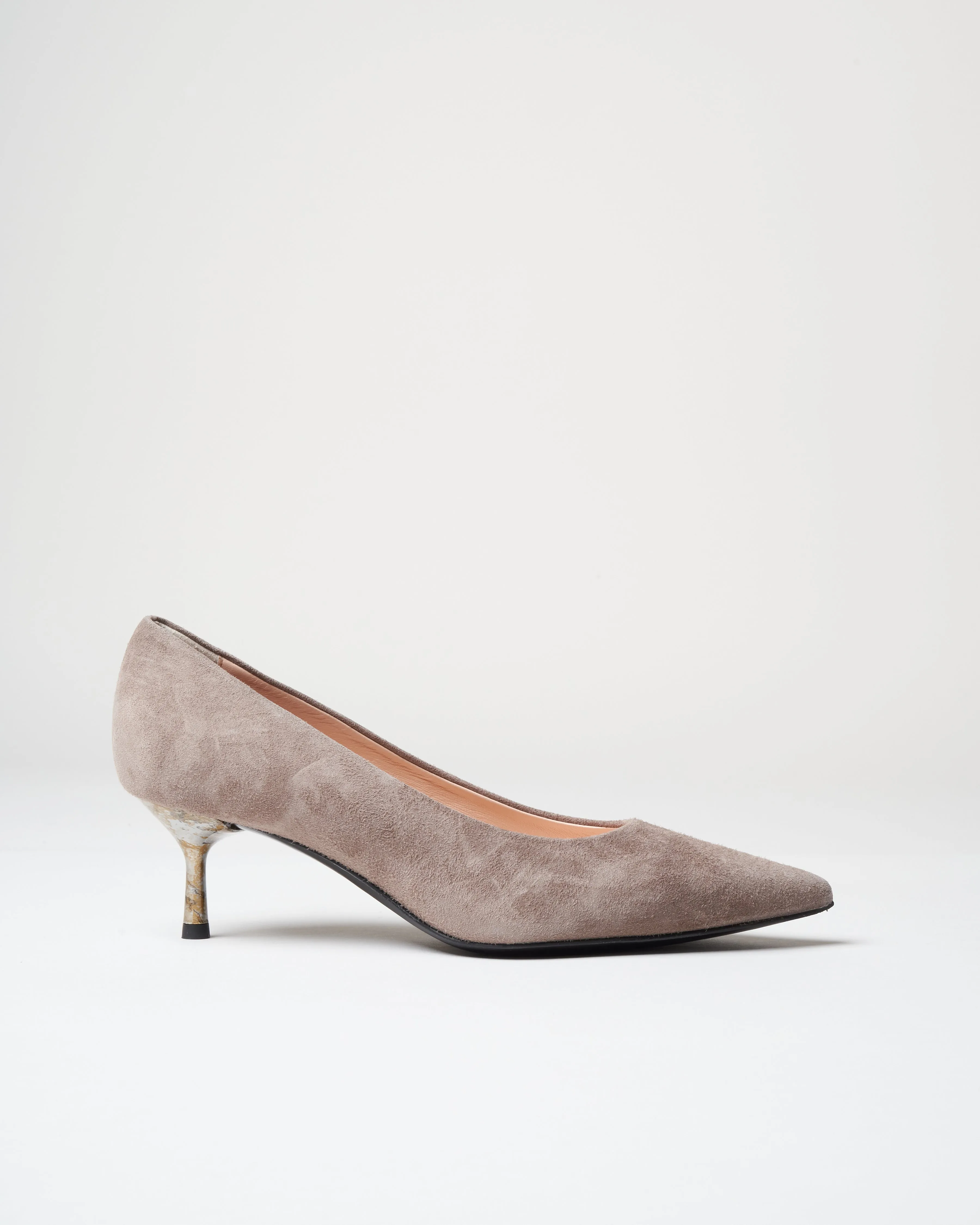 classic pump - pebble suede