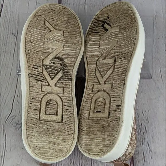DKNY Cam Gore Logo Print Slip-On Sneaker