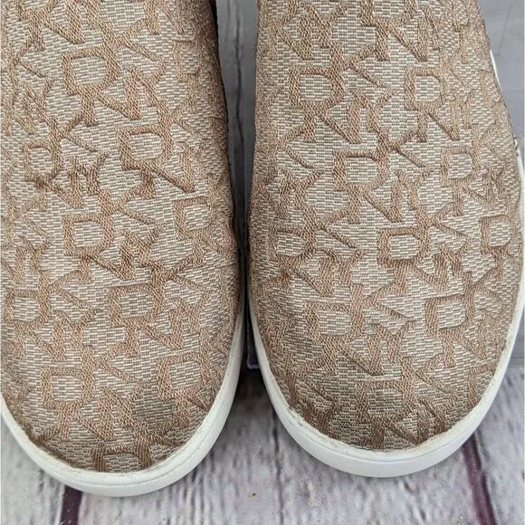 DKNY Cam Gore Logo Print Slip-On Sneaker