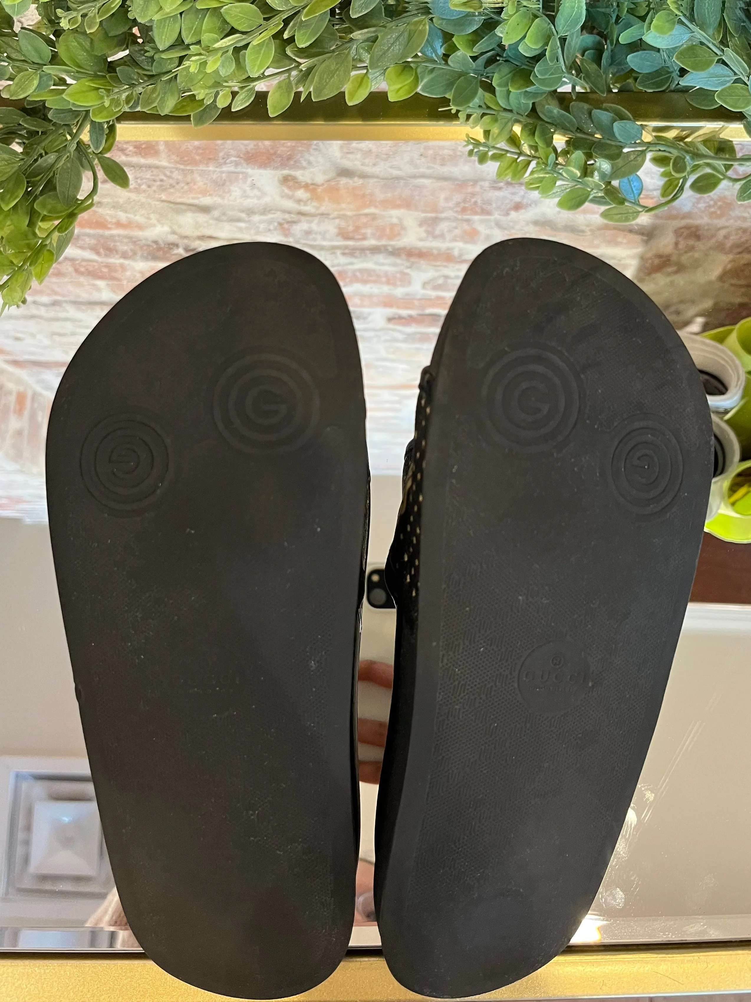 GUCCI Black Sega Pool Slides sz 36
