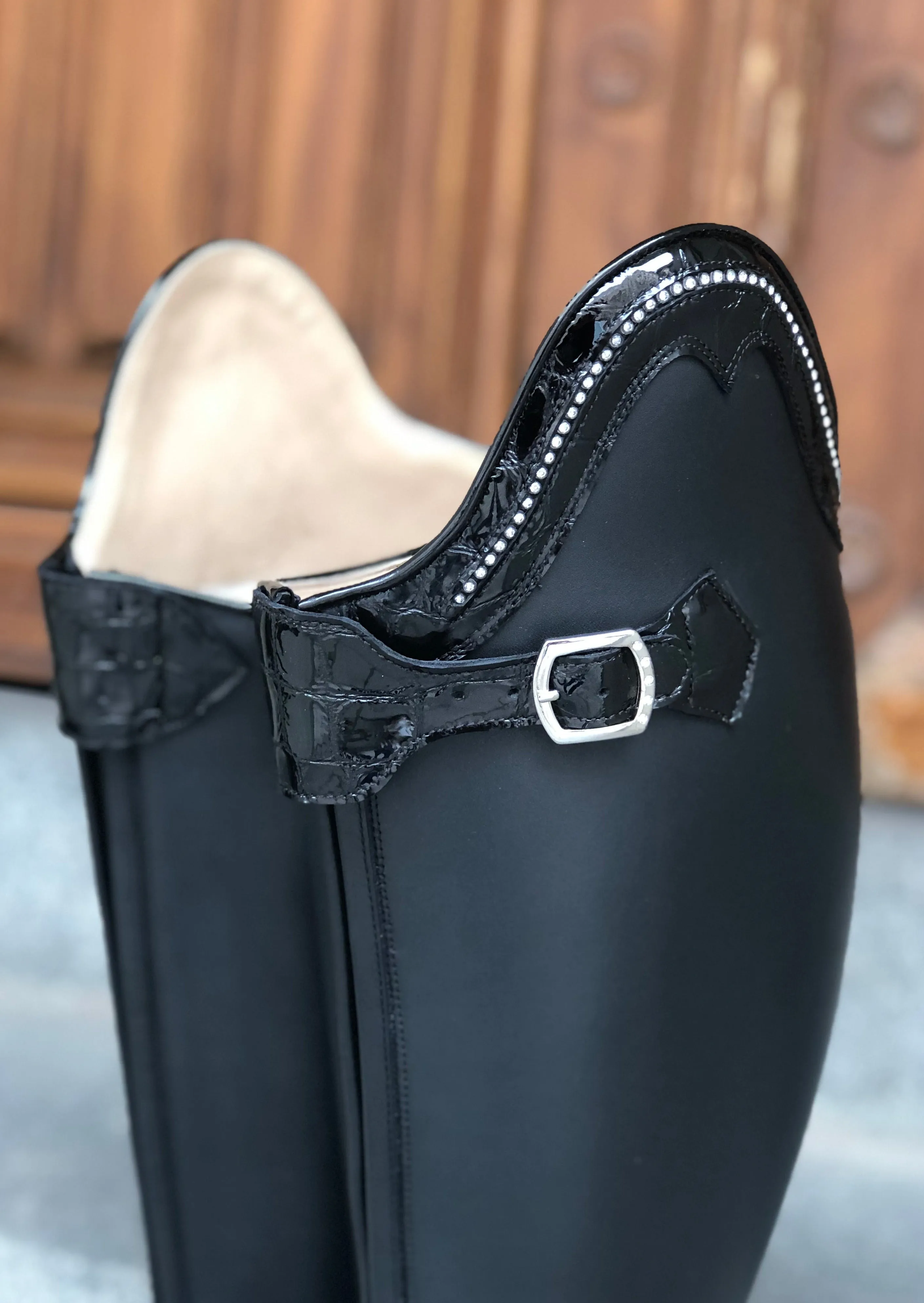 Heart brogue top