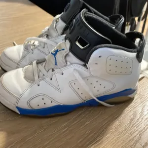 Jordan boy’s shoes size 3Y