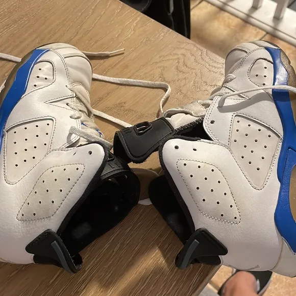 Jordan boy’s shoes size 3Y