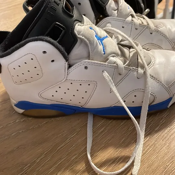 Jordan boy’s shoes size 3Y