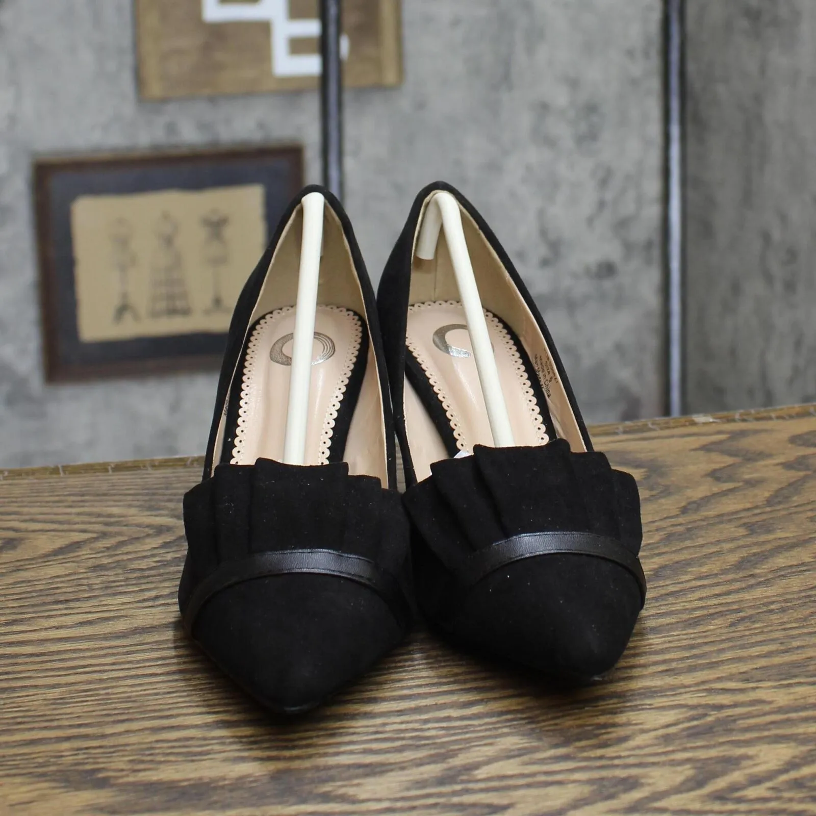 Journee Collection Mica Faux Suede Pointed Toe Ruffle Skinny Heels Black 6M