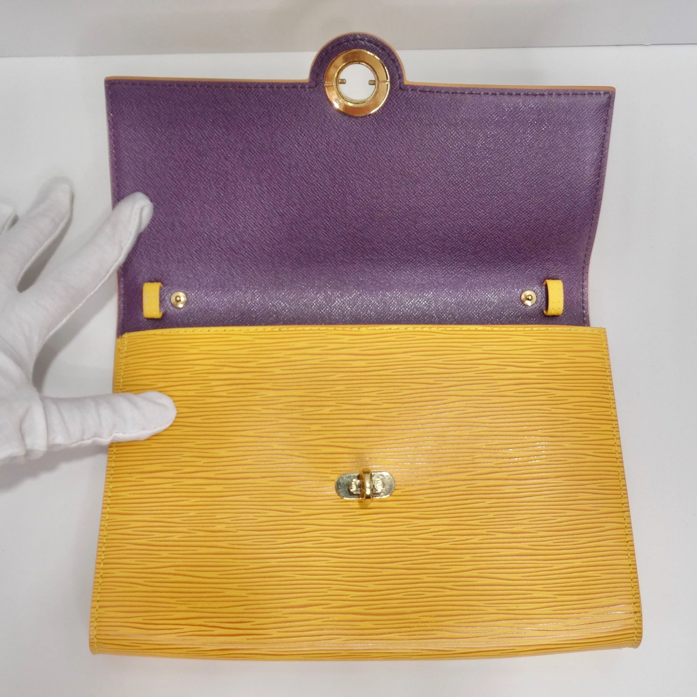 Louis Vuitton Arche Pochette Epi Leather Shoulder Bag
