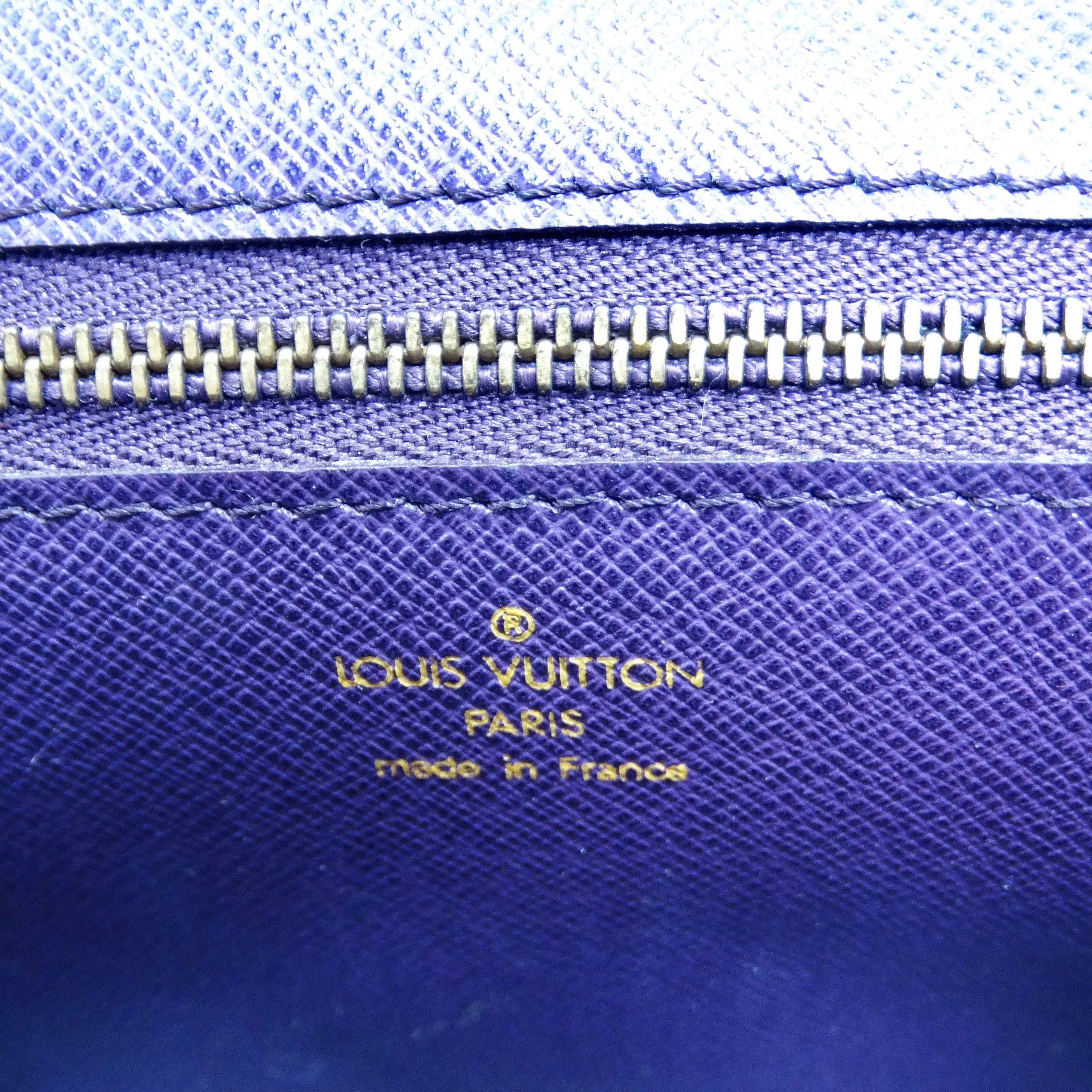 Louis Vuitton Arche Pochette Epi Leather Shoulder Bag