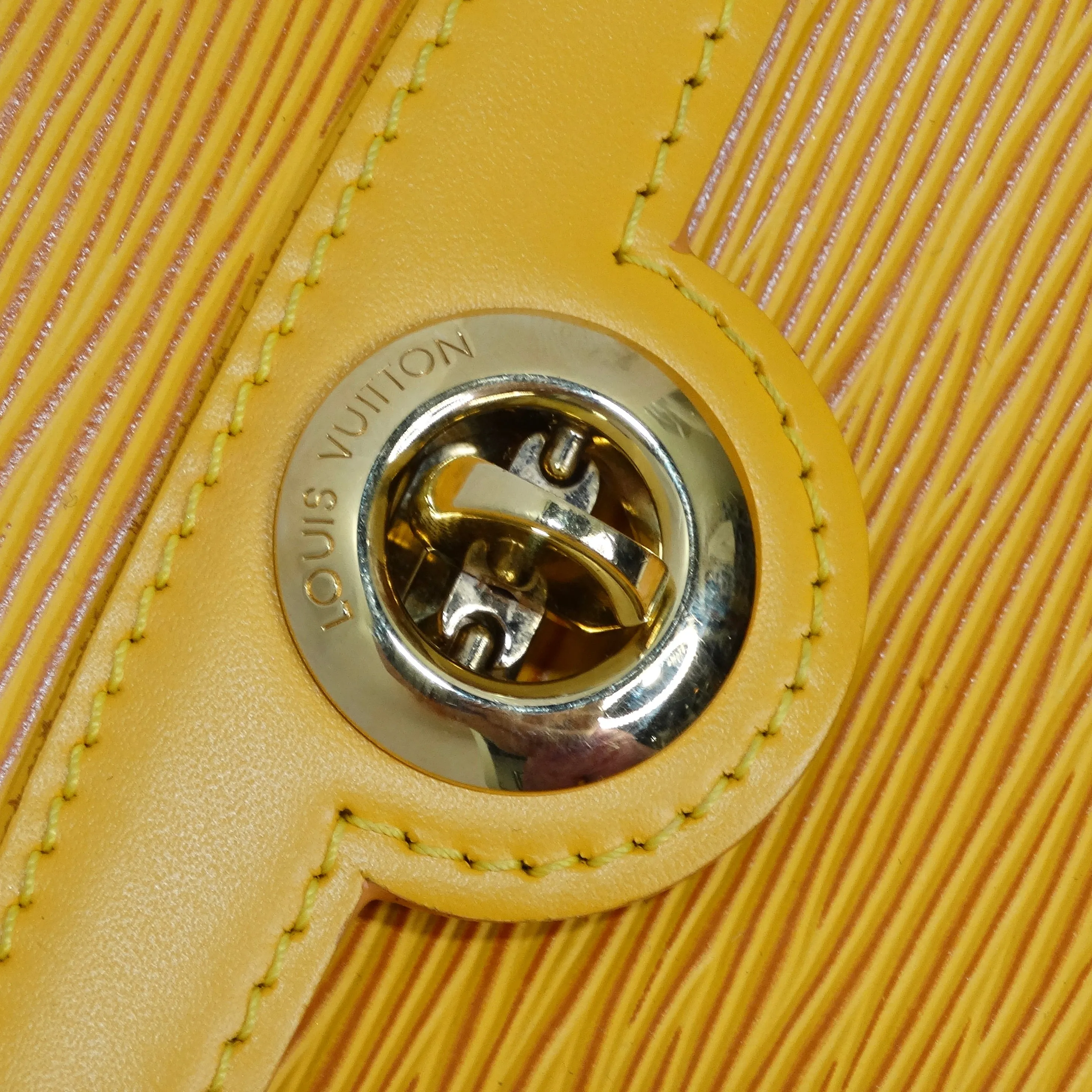 Louis Vuitton Arche Pochette Epi Leather Shoulder Bag