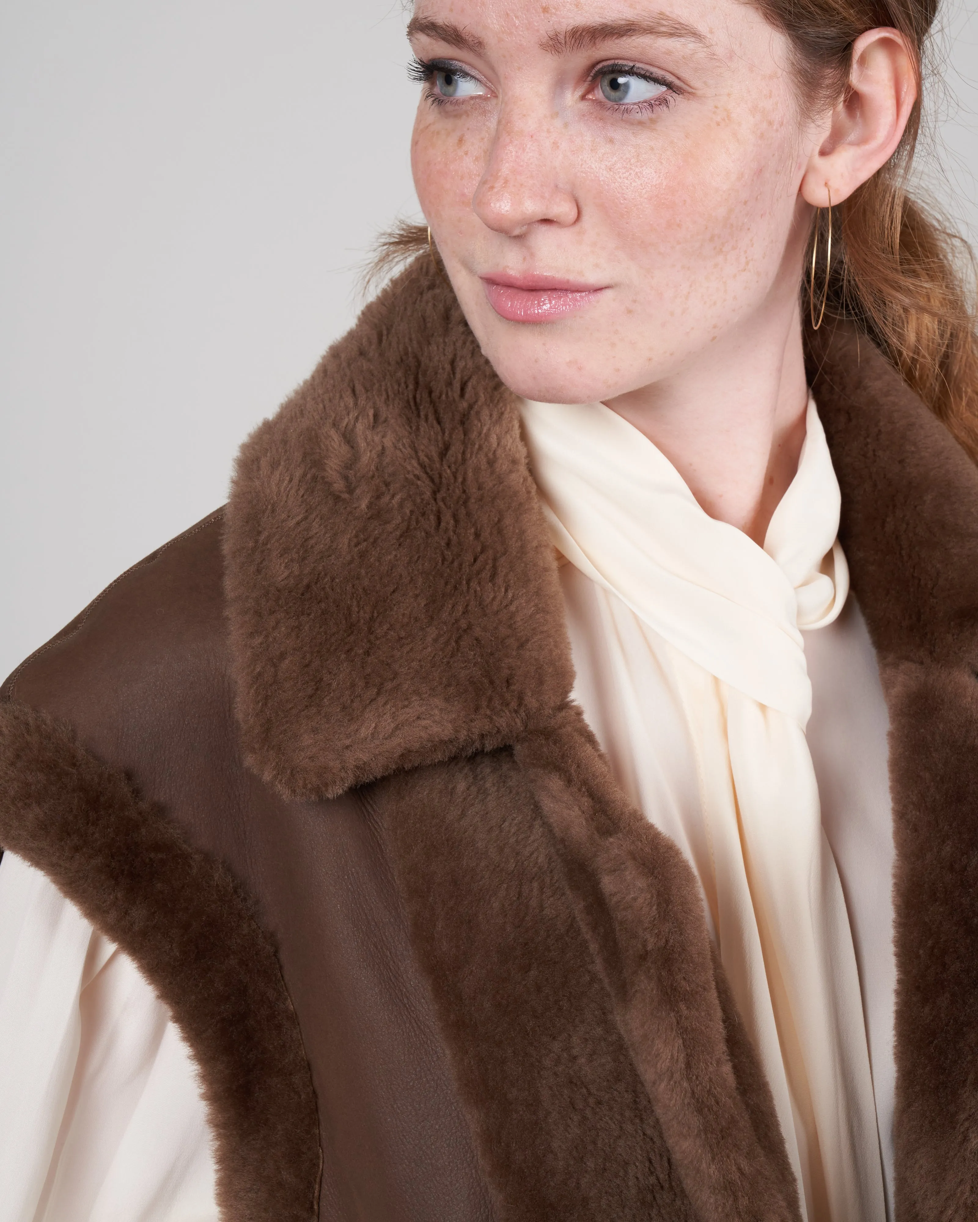 loulou shearling gilet - otter