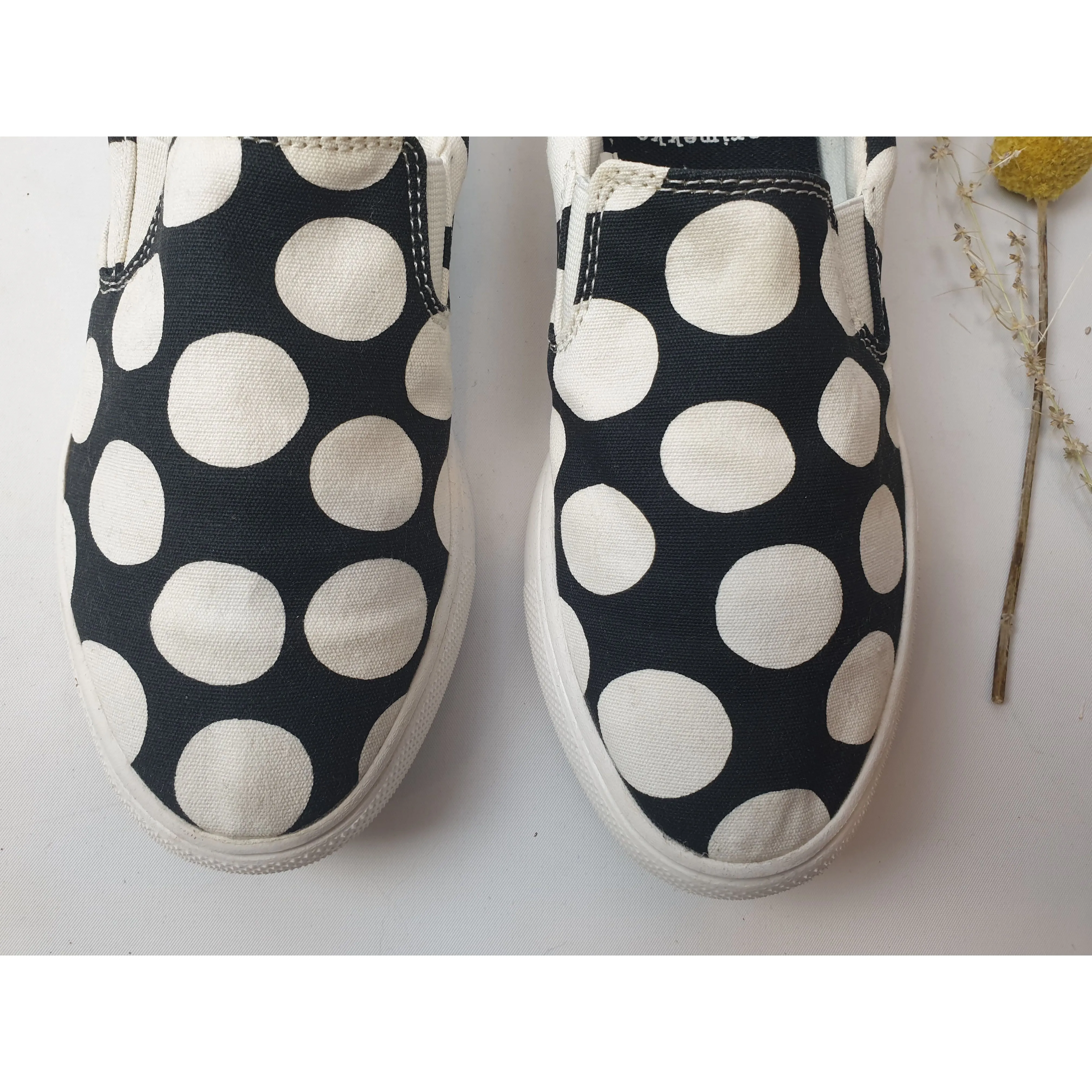 Marimekko x Uniqlo light weight black slide on shoes with large white polka dots size 6