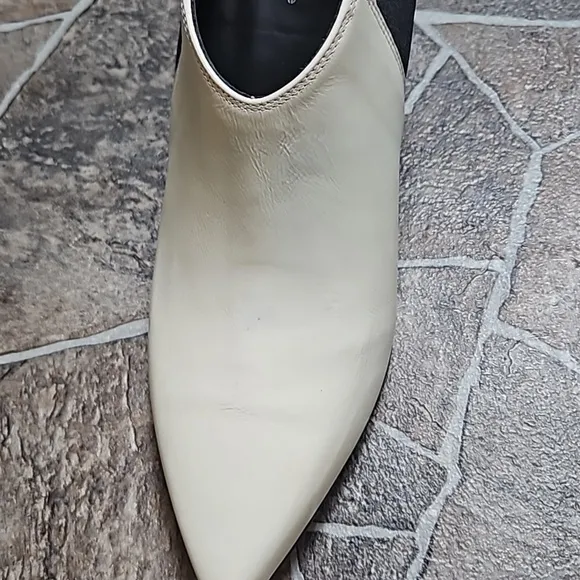 New in Box Rag &amp; Bone Beha Chelsea Leather Bootie Sz 6.5 Antique White
