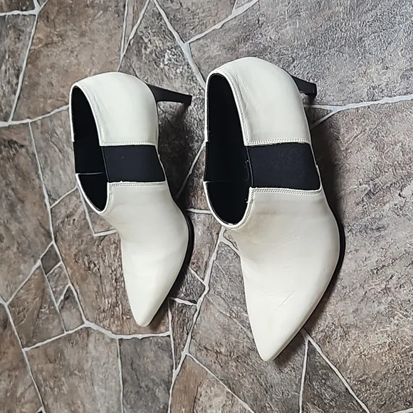 New in Box Rag &amp; Bone Beha Chelsea Leather Bootie Sz 6.5 Antique White