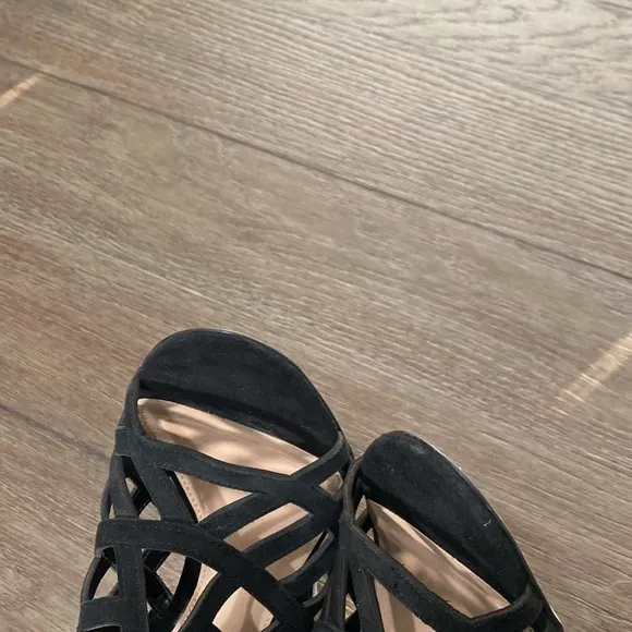 NEW Vince Camuto Tatianna Black Cutout Suede Peep Toe Heels | Size 8 1/2