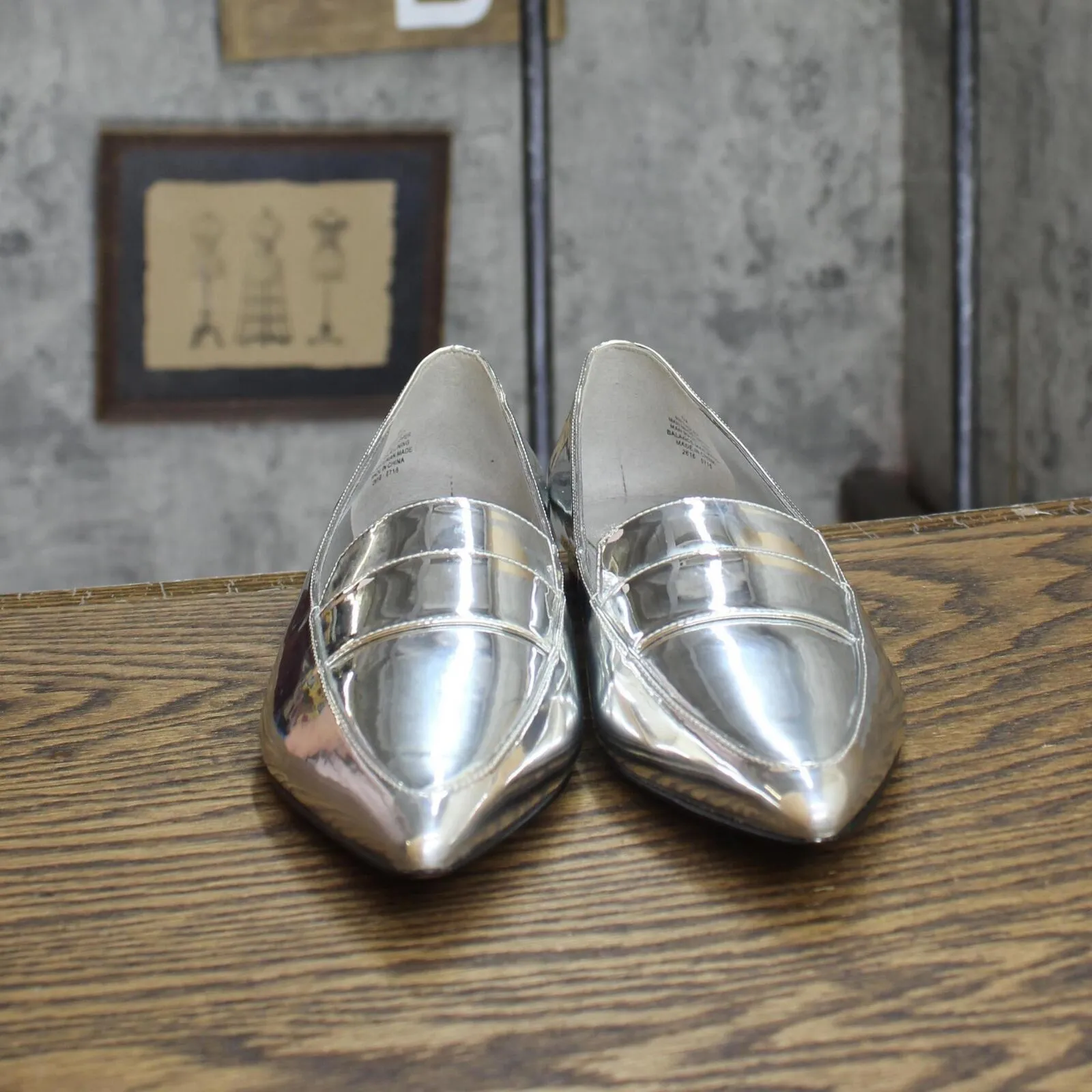Nine West Womens NW7ADLEY Shiny Pointed Toe Flat 1673e518d7058c Silver Gray 6M