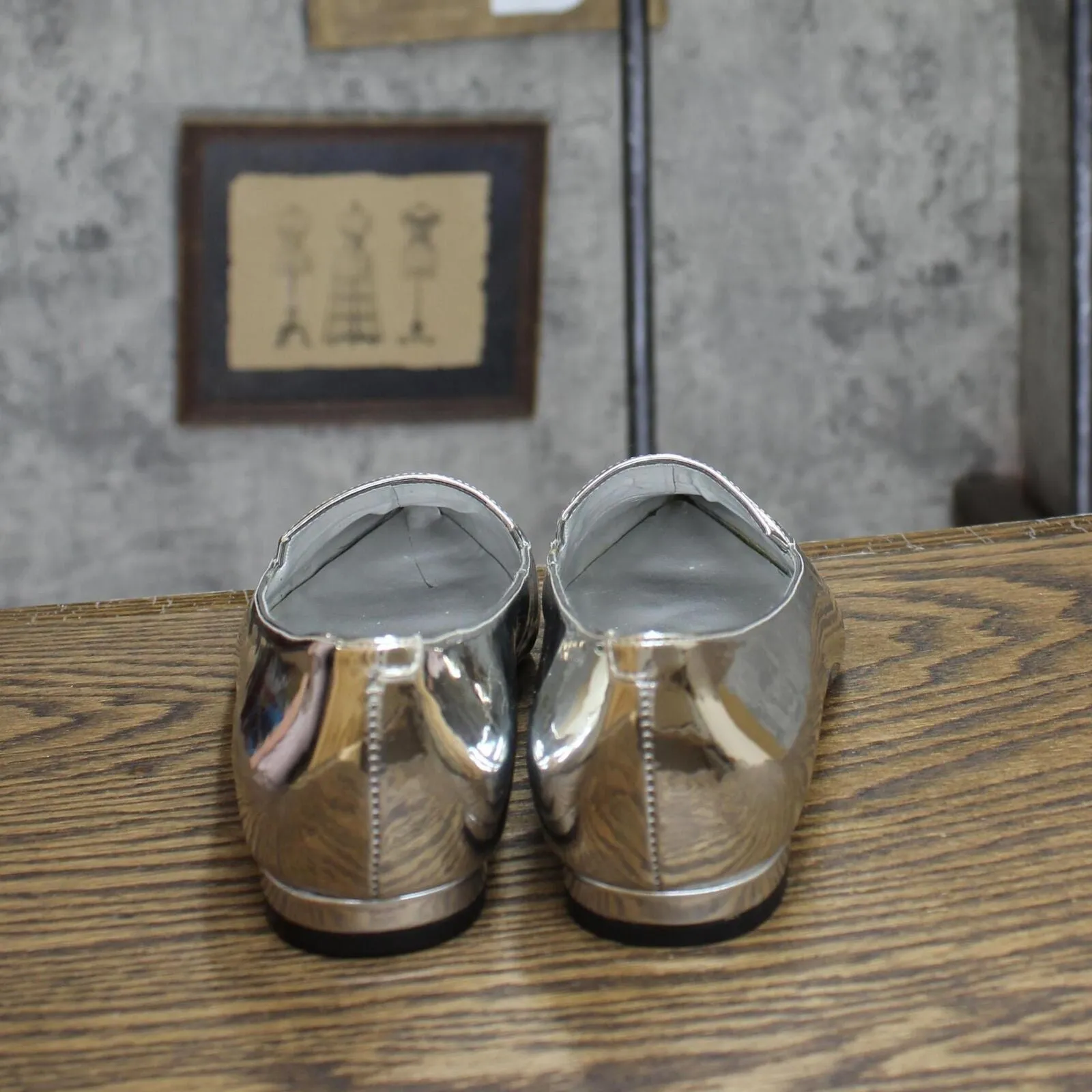 Nine West Womens NW7ADLEY Shiny Pointed Toe Flat 1673e518d7058c Silver Gray 6M
