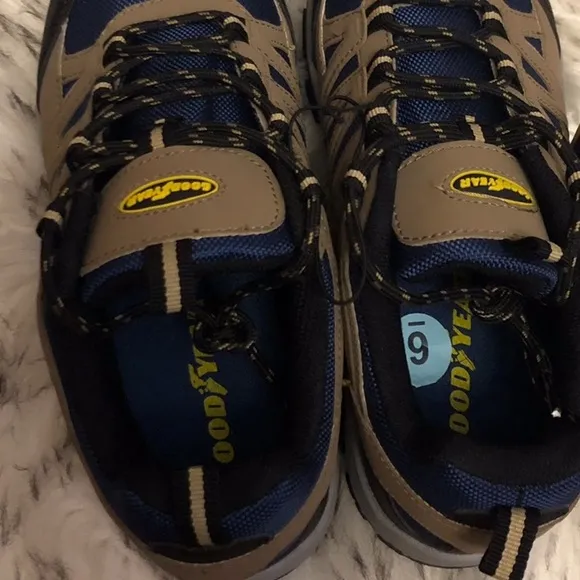 Rebook shoes for boys