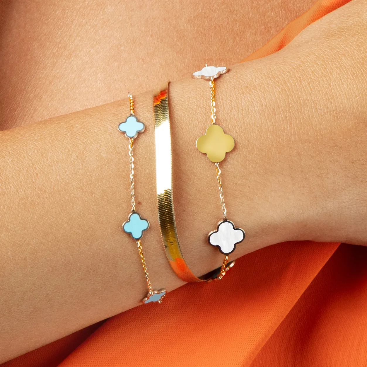 Small Mother of Pearl and Gold Clover Bracelet