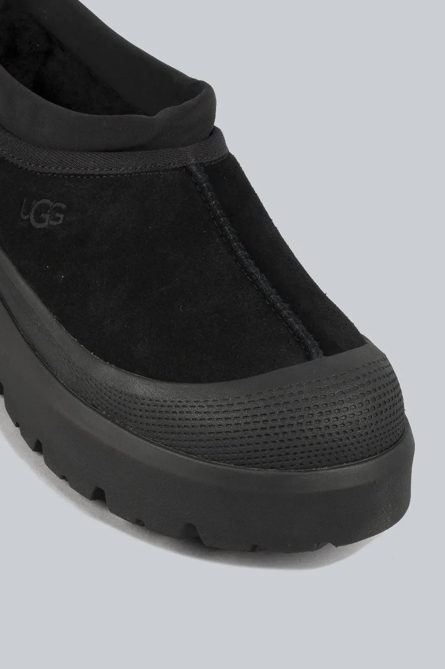 UGG TASMAN WEATHER HYBRID BLACK