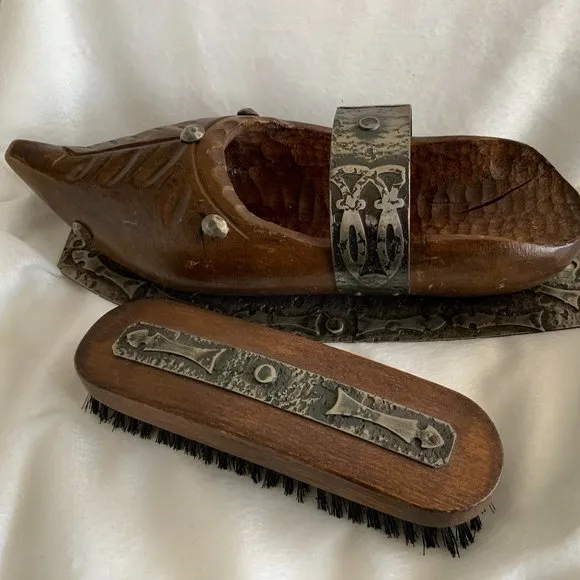 Wooden french dog shoes brusch  holder